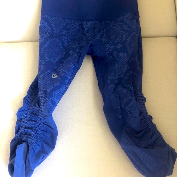 Lululemon In The Flow Crops - Picture 9 of 12